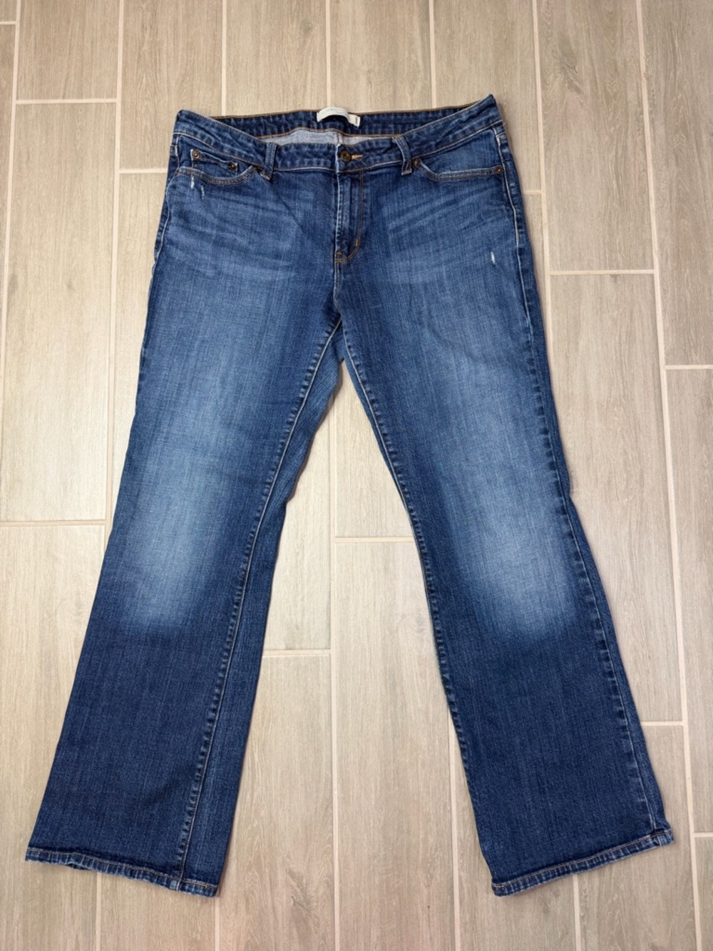 Levi's Low Rise Bootcut 545 Medium Wash Flap Pockets Women's Denim Jeans Size 16